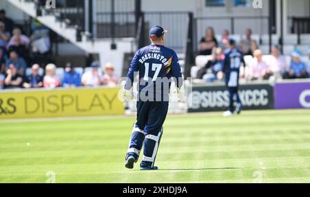 Hove Royaume-Uni 13 juillet 2024 - Adam Rossington, gardien de guichet de l'Essex, pendant le match de cricket Vitality T20 Blast entre les Sharks de Sussex et l'Essex au 1er Central County Ground à Hove : crédit Simon Dack /TPI/ Alamy Live News Banque D'Images