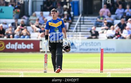 Hove UK 13 juillet 2024 - Sussex Sharks batte Tom Clark lors du match de cricket Vitality T20 Blast entre Sussex Sharks et Essex au 1er Central County Ground à Hove : crédit Simon Dack /TPI/ Alamy Live News Banque D'Images