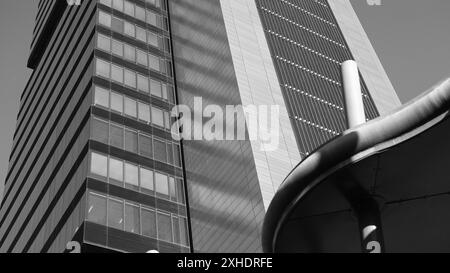 Madrid, Espagne. 13 juillet 2024. Vue de la Torre Cepsa sur le Paseo de la Castellana à Madrid, dans le complexe financier des 4 tours. 13 juillet 2024 en Espagne (photo par Oscar Gonzalez/Sipa USA) crédit : Sipa USA/Alamy Live News Banque D'Images