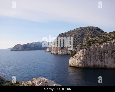 Calanques françaises dans le village de Sormiou Banque D'Images