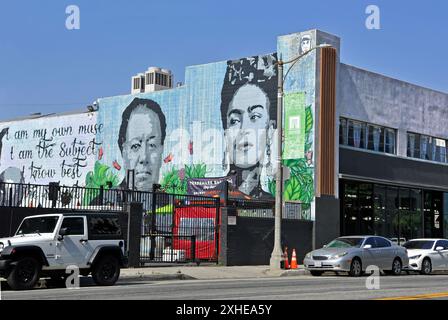 Murale représentant les artistes Freida Kahlo et Diego Rivera sur un mur à long Beach, Californie, États-Unis Banque D'Images