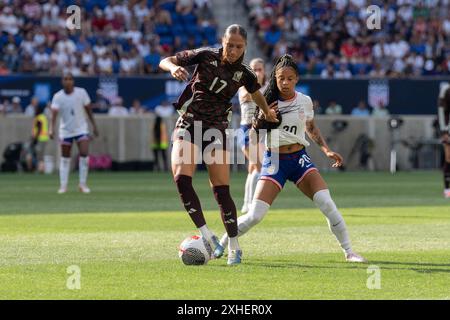 Harrison, États-Unis. 13 juillet 2024. Myra Delgadillo (17 ans), mexicaine, contrôle le ballon lors d'un match amical pré-olympique contre l'USWNT au Red Bull Arena à Harrison, New Jersey, le 13 juillet 2024. USWNT a gagné 1 à 0. (Photo de Lev Radin/Sipa USA) crédit : Sipa USA/Alamy Live News Banque D'Images