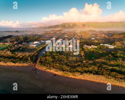 Vue aérienne de la plage de Peka Peka, côte de Kapiti, Nouvelle-Zélande Banque D'Images