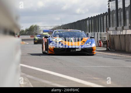 Benjamin Hites (CHL) / Tim Zimmermann (DEU), #63, Lamborghini Huracan GT3 EVO, Team : Grasser Racing Team (AUT), Motorsport, ADAC GT Masters, Nuerburgring, Rennen 5, Samstag, 13.07.2024 Foto : Eibner-Pressefoto/Juergen Augst Banque D'Images