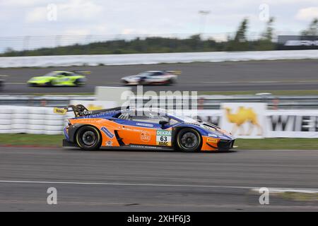 Benjamin Hites (CHL) / Tim Zimmermann (DEU), #63, Lamborghini Huracan GT3 EVO, Team : Grasser Racing Team (AUT), Motorsport, ADAC GT Masters, Nuerburgring, Rennen 5, Samstag, 13.07.2024 Foto : Eibner-Pressefoto/Juergen Augst Banque D'Images