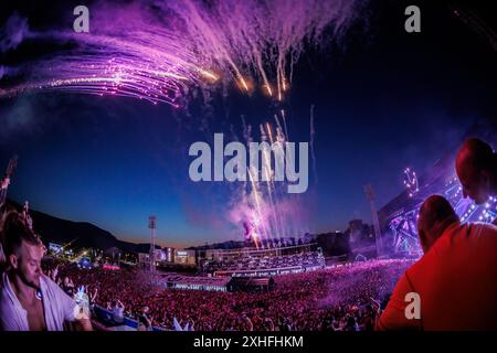 Split, Croatie. 14 juillet 2024. Des feux d'artifice sont vus lors de la deuxième journée de l'Ultra Europe Music Festival 2024 au Park Mladezi à Split, Croatie, le 14 juillet 2024. Photo : Zvonimir Barisin/PIXSELL crédit : Pixsell/Alamy Live News Banque D'Images