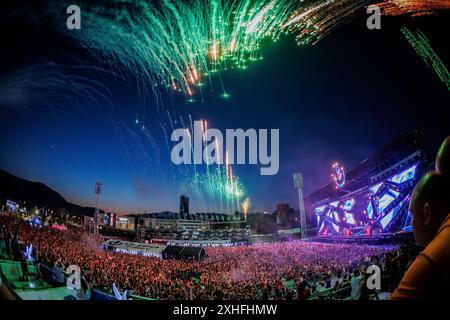Split, Croatie. 14 juillet 2024. Des feux d'artifice sont vus lors de la deuxième journée de l'Ultra Europe Music Festival 2024 au Park Mladezi à Split, Croatie, le 14 juillet 2024. Photo : Zvonimir Barisin/PIXSELL crédit : Pixsell/Alamy Live News Banque D'Images