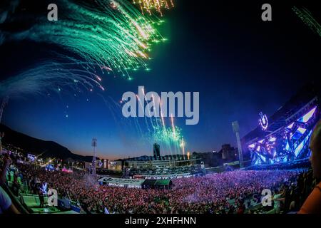 Split, Croatie. 14 juillet 2024. Des feux d'artifice sont vus lors de la deuxième journée de l'Ultra Europe Music Festival 2024 au Park Mladezi à Split, Croatie, le 14 juillet 2024. Photo : Zvonimir Barisin/PIXSELL crédit : Pixsell/Alamy Live News Banque D'Images