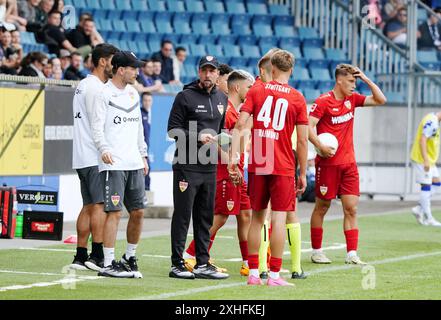 Anton Geisser 13.07.2024 Luzern.Schweiz. Fussball Testspiel FC Luzern - VfB Stuttgart 0:0 Bild : Sebastian Hoeness entraîneur VFB Stuttgart Mitte Aktion *** Anton Geisser 13 07 2024 Lucerne Suisse Football test match FC Luzern VfB Stuttgart 0 0 photo Sebastian Hoeness entraîneur VFB Stuttgart Center action Banque D'Images