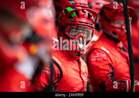 Mechanics Vista AF Corse lors des Rolex 6 heures de Sao Paulo 2024, 5ème manche du Championnat du monde d'Endurance FIA 2024, du 11 au 14 juillet 2024 sur l'Autodromo Jose Carlos Pace à Interlagos, Brésil Banque D'Images