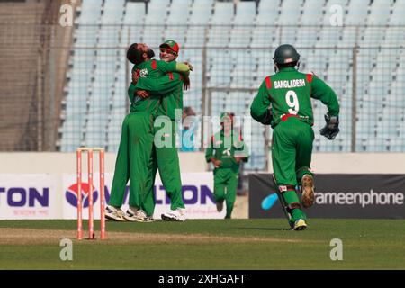 Bangladesh-Zimbabwe premier match international d'une journée (ODI) de cinq séries de matchs au stade national de cricket Sher-e-Bangla à Mirpur, Dhaka, Banglade Banque D'Images