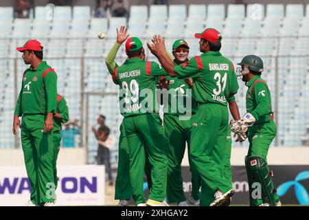 Bangladesh-Zimbabwe premier match international d'une journée (ODI) de cinq séries de matchs au stade national de cricket Sher-e-Bangla à Mirpur, Dhaka, Banglade Banque D'Images