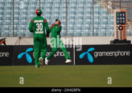 Bangladesh-Zimbabwe premier match international d'une journée (ODI) de cinq séries de matchs au stade national de cricket Sher-e-Bangla à Mirpur, Dhaka, Banglade Banque D'Images