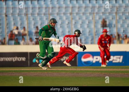 Bangladesh-Zimbabwe premier match international d'une journée (ODI) de cinq séries de matchs au stade national de cricket Sher-e-Bangla à Mirpur, Dhaka, Banglade Banque D'Images