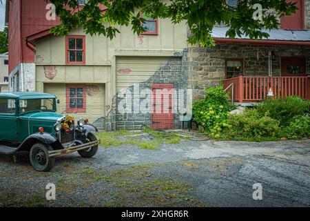 Vintage 1929 Ford modèle Un camion Roadster dans le cadre rural de pays, Tatamy. Pennsylvanie, États-Unis Banque D'Images