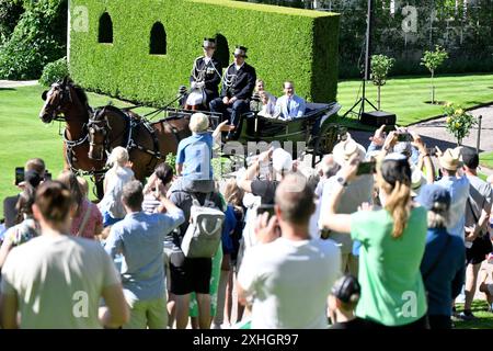 Borgholm, Suède. 14 juillet 2024. Cortège avec le prince Daniel, la princesse Victoria, le prince Oscar et la princesse Estelle aux ruines du château de Borgholm lors des célébrations du 47e anniversaire de la princesse Victoria à Borgholm, en Suède, le 14 juillet 2024. Photo : Mikael Fritzon/TT/Code 62360 crédit : TT News Agency/Alamy Live News Banque D'Images