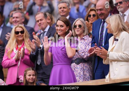 Londres, Royaume-Uni. 14 juillet 2024. LONDRES, ANGLETERRE - 14 JUILLET : Catherine Princess of Wales sur le court central lors de la finale masculine le quatorzième jour des Championnats de tennis de Wimbledon au All England Lawn Tennis and Croquet Club le 14 juillet 2024 à Londres, Angleterre. Crédit : MB Media solutions/Alamy Live News Banque D'Images