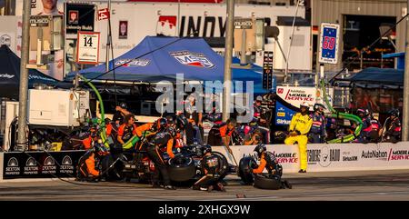 13 juillet 2024, Newton, Ia, États-Unis : SANTINO FERRUCCI (14) de Woodbury, Connecticut descend pit Road pour le service pendant le Hy-Vee Homefront 250 à Iowa Speedway à Newton, IA. (Crédit image : © Walter G. Arce Sr./ASP via ZUMA Press Wire) USAGE ÉDITORIAL SEULEMENT! Non destiné à UN USAGE commercial ! Banque D'Images