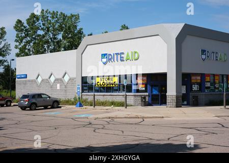 Une pharmacie Rite Aid avec des panneaux de fermeture de magasin, à Grand Blanc Michigan USA Banque D'Images