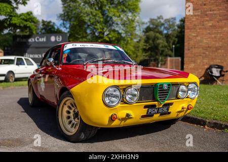 1972 Alfa Romeo 2000 GT Veloce, exposée lors de l’Assemblée de l’Euro qui s’est tenue à Bicester Heritage le 14 juillet 2024. Banque D'Images