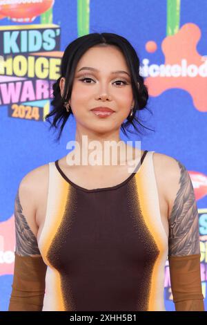 Santa Monica, États-Unis. 14 juillet 2024. Bella Poarch participe aux Nickelodeon Kids' Choice Awards 2024 au Barker Hangar le 13 juillet 2024 à Santa Monica, en Californie. Photo : Crash/imageSPACE/SIPA USA crédit : SIPA USA/Alamy Live News Banque D'Images