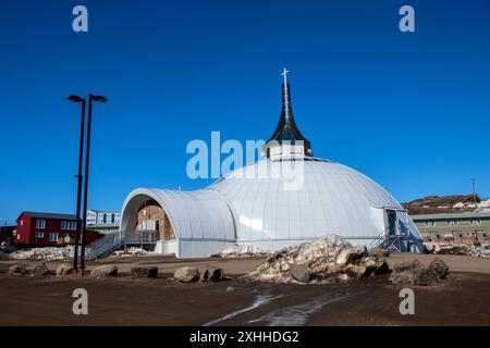 La cathédrale anglicane de Jude qui ressemble à un igloo sur Pitsi Lane à Iqaluit, Nunavut, Canada Banque D'Images