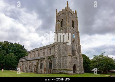 GREAT MASSINGHAM, NORFOLK, ROYAUME-UNI, 12 JUILLET. Vue de l'église St Marys à Great Massingham, Norfolk, Royaume-Uni le 12 juillet 2024 Banque D'Images