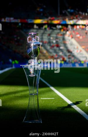 Symbolbild / Themenfoto Praesentation des EM Pokal Henri-Delaunay-Pokal im Stadion, GER, Espagne (ESP) vs Angleterre (ENG), Fussball Europameisterschaft, UEFA EURO 2024, final, 14.07.2024 Foto : Eibner-Pressefoto/Michael Memmler Banque D'Images