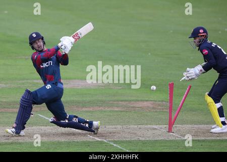 Matthew Breetzke du Northamptonshire est éliminé lors du Vitality T20 Blast match entre Durham County Cricket Club et Northamptonshire Steelbacks au Seat unique Riverside, Chester le Street le dimanche 14 juillet 2024. (Photo : Robert Smith | mi News) crédit : MI News & Sport /Alamy Live News Banque D'Images