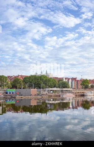 Front de mer de Szczecin vu de l'île de Lasztownia, Pologne. Banque D'Images