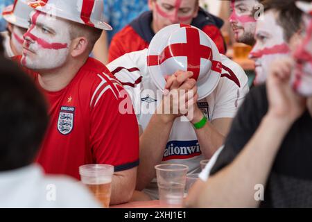 Brixton, Londres, Royaume-Uni. Dimanche 14 juillet 2024. Les fans d'Angleterre assistent à la finale de football de l'UEFA Euro 2024 entre l'Angleterre et l'Espagne au 4TheFans Fan Park à Brixton Jamm, Londres. Crédit : Katie Collins/Alamy Live News Banque D'Images