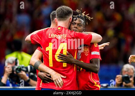 Berlin, Allemagne. 14 juillet 2024. BERLIN, ALLEMAGNE - 14 JUILLET : Alvaro Morata, d'Espagne, Nico Williams, d'Espagne, célèbre après avoir marqué le premier but de son équipe, Aymeric Laporte, d'Espagne, lors de la finale de l'UEFA EURO 2024 entre l'Espagne et l'Angleterre à l'Olympiastadion le 14 juillet 2024 à Berlin, Allemagne. (Photo par Andre Weening/Orange Pictures) crédit : Orange pics BV/Alamy Live News Banque D'Images