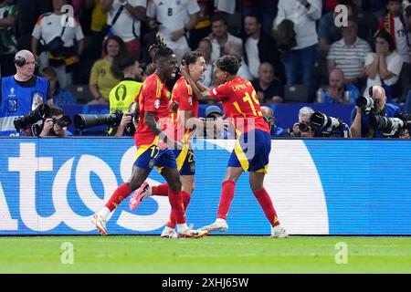 L'Espagnol Mikel Oyarzabal célèbre avoir marqué le deuxième but de son équipe lors de la finale de l'UEFA Euro 2024 à l'Olympiastadion de Berlin. Date de la photo : dimanche 14 juillet 2024. Banque D'Images