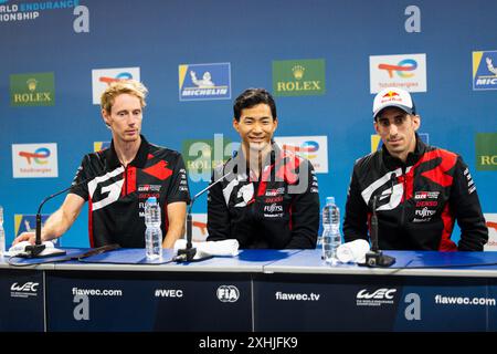 Conférence de presse post-course, HARTLEY Brendon (nzl), Toyota Gazoo Racing, Toyota GR010 - Hybrid, HIRAKAWA Ryo (jpn), Toyota Gazoo Racing, Toyota GR010 - Hybrid, BUEMI Sébastien (SWI), Toyota Gazoo Racing, Toyota GR010 - Hybrid, portrait lors des Rolex 6 heures de Sao Paulo 2024, 5ème manche du Championnat du monde FIA d'Endurance 2024, du 12 au 14 juillet 2024 sur le Autódromo José Carlos Pace à Interlagos, Brésil - photo Julien Delfosse/DPPI crédit : DPPI Media/Alamy Live News Banque D'Images