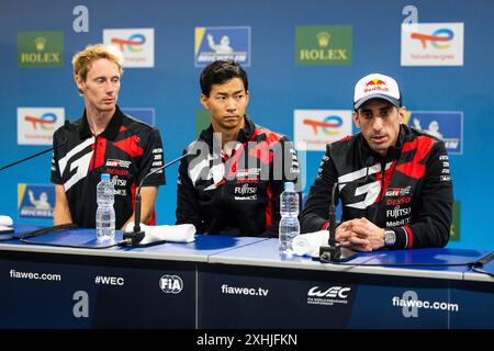 Conférence de presse post-course, HARTLEY Brendon (nzl), Toyota Gazoo Racing, Toyota GR010 - Hybrid, HIRAKAWA Ryo (jpn), Toyota Gazoo Racing, Toyota GR010 - Hybrid, BUEMI Sébastien (SWI), Toyota Gazoo Racing, Toyota GR010 - Hybrid, portrait lors des Rolex 6 heures de Sao Paulo 2024, 5ème manche du Championnat du monde FIA d'Endurance 2024, du 12 au 14 juillet 2024 sur le Autódromo José Carlos Pace à Interlagos, Brésil - photo Julien Delfosse/DPPI crédit : DPPI Media/Alamy Live News Banque D'Images