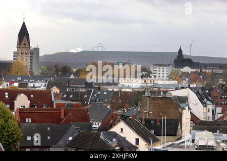 14.11.2023 Recklinghausen Blick auf die City von oben . IM Hintergrund das Horizontobservatorium auf der Halde Hoheward in Herten *** 14 11 2023 Recklinghausen vue de la ville depuis le dessus de l'observatoire de l'horizon sur la pointe du butin Hoheward à Herten en arrière-plan Banque D'Images