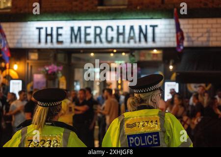 Brentwood Essex 14th Jul 2024 a renversé les fans à Brentwood, Essex lors de la finale de la Coupe d'Euro entre l'Angleterre et l'Espagne crédit : Ian Davidson/Alamy Live News Banque D'Images