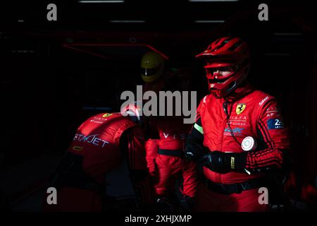 Vista AF Corse mécaniciens lors des Rolex 6 heures de Sao Paulo 2024, 5ème manche du Championnat du monde d'Endurance FIA 2024, du 11 au 14 juillet 2024 sur le Autódromo José Carlos Pace à Interlagos, Brésil - photo André Ferreira/DPPI crédit : DPPI Media/Alamy Live News Banque D'Images