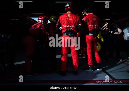 Vista AF Corse mécaniciens lors des Rolex 6 heures de Sao Paulo 2024, 5ème manche du Championnat du monde d'Endurance FIA 2024, du 11 au 14 juillet 2024 sur l'Autodromo Jose Carlos Pace à Interlagos, Brésil Banque D'Images