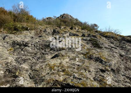 Facile via ferrata Ostrvica colline sur Rudnik montagne dans le centre de la Serbie, Sumadija, Serbie Banque D'Images