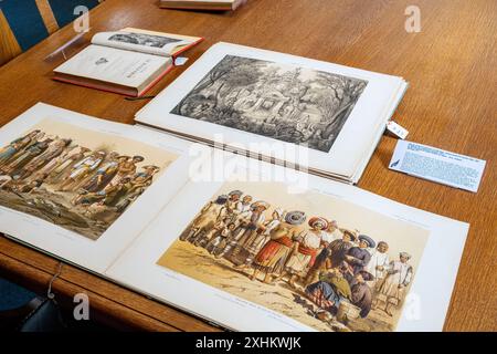 France, Paris, le Collège de France, la salle de réunion des professeurs, livres anciens liés à l'histoire du Collège Banque D'Images