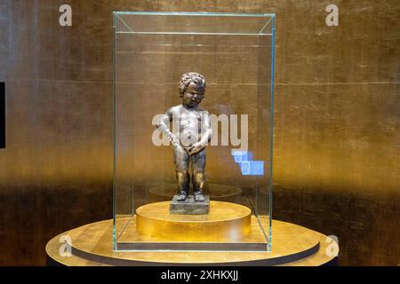 Belgique, Bruxelles, Grand-place classée au Patrimoine mondial de l'UNESCO, Musée de la ville, original Manneken-Pis Banque D'Images