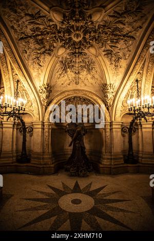 Le bassin de la Pythie (Grotte de Pythie) au Palais Garnier - Paris, France Banque D'Images