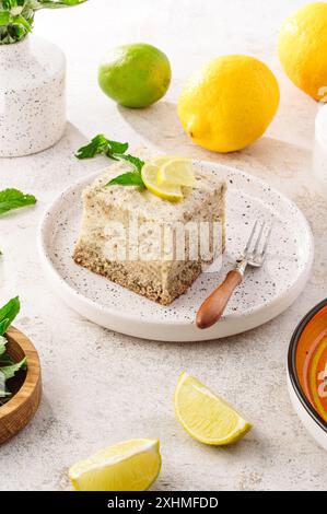 dessert végétarien avec citron vert et menthe Banque D'Images