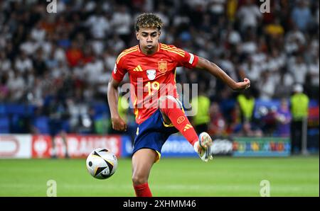 Fussball, Europameisterschaft, EURO 2024, finale, Olympiastadion Berlin : Spanien - Angleterre ; Lamine Yamal (SPA). Aktion, Einzelbild. Banque D'Images