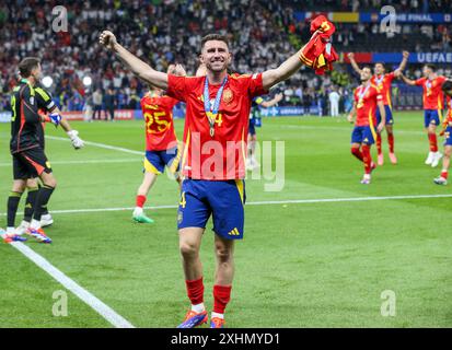 Berlin, Allemagne. 14 juillet 2024. Le défenseur espagnol Aymeric Laporte Al-Nassr célèbre sa victoire lors de la finale Espagne - Angleterre de l'Euro 2024 de l'UEFA au stade Olympiastadion, Berlin, Allemagne, le 14 juillet 2024 crédit : Every second Media/Alamy Live News Banque D'Images