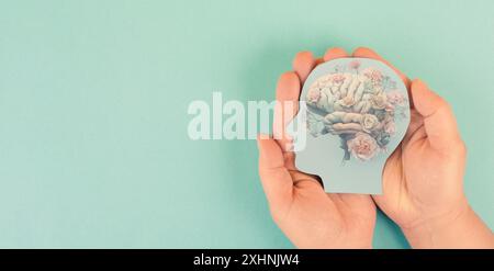 Arbre du cerveau humain avec fleurs, concept d'auto-soins et de santé mentale, pensée positive, esprit créatif Banque D'Images