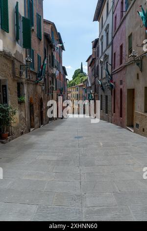 Sienne, Italie - 01 juin 2024 : vide belle rue de sienne. Banque D'Images