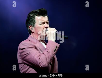 Derby, Royaume-Uni, Markeaton Park. 14 juillet 2024. Sessions d’été avec “Deco”, “Lightning Seeds”, Rick Ashley” et les têtes d’affiche “Madness”. Sur la photo : Rick Astley. Crédit : Mark Dunn/Alamy Live News Banque D'Images