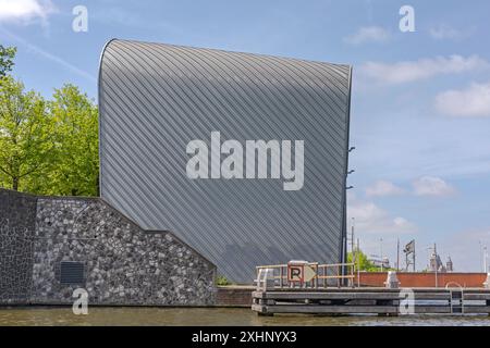 Amsterdam, pays-Bas - 17 mai 2018 : structure du bâtiment du Centre d'architecture et de design urbain ARCAM à Prins Hendrikkade. Banque D'Images